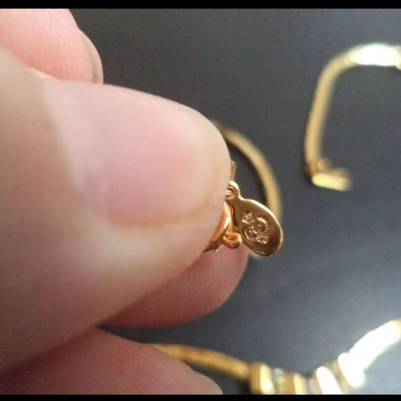 VINTAGE SIGNED PREMIER DESIGNS RHINESTONE 16 1/4" NECKLACE - Picture 2 of 2